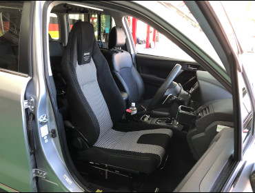 SUBARU�@�t�H���X�^�[�@SJG�@�Ɂ@RECARO�i���J���j�@LX-F�@WU110H�@BK�@�V�[�g�q�[�^�[�t���@����