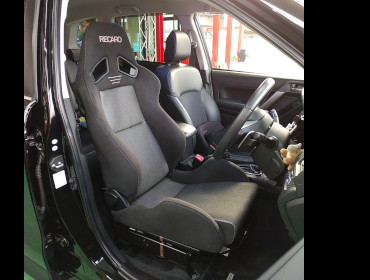 SUBARU�@�t�H���X�^�[�@SJ5�@�Ɂ@RECARO�i���J���j�@SR-7�@GK100�@BK/SIL�@�V�[�g�q�[�^�[�t���@����