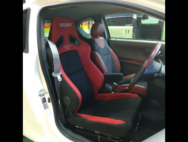 SUBARU�@R1�@�Ɂ@RECARO�i���J���j�@SR-7F�@GU100�@RED�@A/R�@����