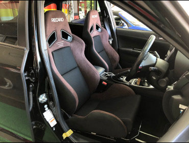 SUBARU�@�C���v���b�TWRX�@GRB�i2012�N�j�@�Ɂ@RECARO�i���J���j�@SR-7�@GU100�@�u���E���@���@SR-7F�@GU100�@�u���E���@����