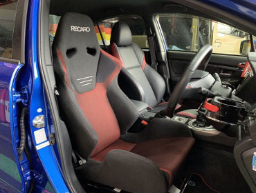 SUBARU�@WRX�@VAB�i2015�N�j�@�Ɂ@RECARO�i���J���j�@SR-6�@GK100S�@BK/RED�@����
