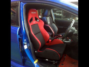 SUBARU�@WRX�@VAB�i2017�N�j�@�Ɂ@RECARO�i���J���j�@SR-7�@GU100H�@RED�@�V�[�g�q�[�^�[�t���@����