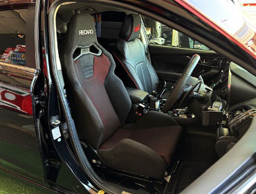 SUBARU�@�C���v���b�TG4�@GK6�i2018�N�j�@�Ɂ@RECARO�i���J���j�@SR-S�@BK100H�@BK/RED�@�V�[�g�q�[�^�[�t���@����