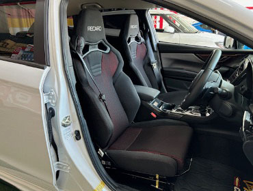 SUBARU�@�C���v���b�T�X�|�[�c�@GT�i2021�N�j�@�Ɂ@RECARO�i���J���j�@SR-C�@BK100�@BK/RED�@�~���E�@����