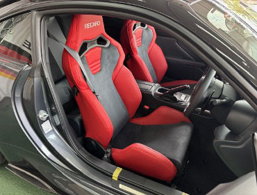 SUBARU�@ZD8�i2024�N�j�@�Ɂ@RECARO�i���J���j�@SR-S�@UT100H�@RED�@�V�[�g�q�[�^�[�t���@���@SR-C�@UT100H�@RED�@�V�[�g�q�[�^�[�t���@����
