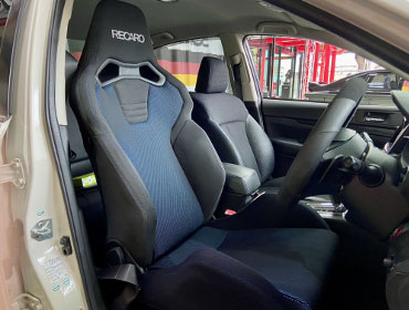 SUBARU�@���K�V�B�@BMG�i2013�N�j�@�Ɂ@RECARO�i���J���j�@SR-S�@BK100�@BK/BL�@����