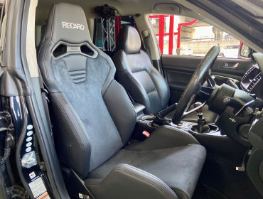 SUBARU�@���K�V�B���S���@BP5�i2009�N�j�@�Ɂ@RECARO�i���J���j�@SR-S�@UT100H�@BK�@�V�[�g�q�[�^�[�t���@����