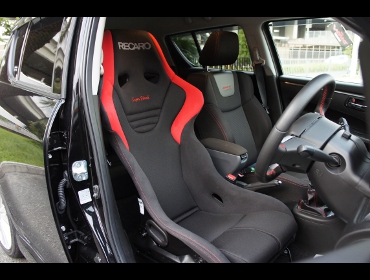 RECARO�i���J���V�[�g�j�@SUZUKI�@�X�C�t�g�X�|�[�c�@ZC32��RECARO�i���J���j�@����@RS-G�@�X�[�p�[�V���^���N�@RED�@����