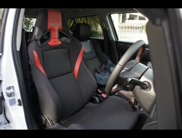 RECARO�i���J���V�[�g�j�@SUZUKI�@�X�C�t�g�X�|�[�c��RECARO�i���J���j�@SR-7 Lassic�@RED/RED�@����