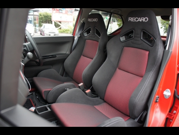 RECARO�i���J���V�[�g�j�@SUZUKI�@�A���g�^�[�{RS�@HA36�Ƀ��J���@SR-7 SK100 BK/RED�~2�r�@����