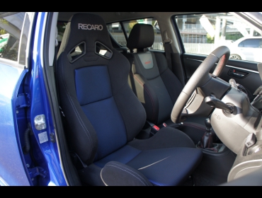 RECARO�i���J���V�[�g�j�@SUZUKI�@�X�C�t�g�X�|�[�c�@ZC32S�Ƀ��J���@SR-7 SK100 BK/BL�@����