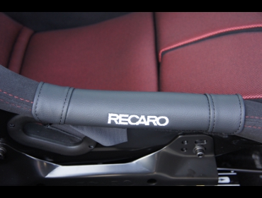RECARO�i���J���V�[�g�j�@SUZUKI�@�X�C�t�g�@ZC32S�Ƀ��J���@TS-G GK BK/RED�iFIA�F�؃X�e�b�J�[�t���j�@����