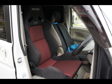 RECARO�i���J���V�[�g�j�@SUZUKI�@�G�u���B�@���S���@DA17W�Ƀ��J���@SR-7 GK100�@BK/RED�@����