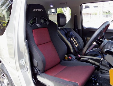 SUZUKI�@�W���j�[10�^�@JB23�@�Ɂ@RECARO�i���J���jSR-7F�@GK100�@�V�[�g�q�[�^�[�t���@BK/RED�@A/R�@����