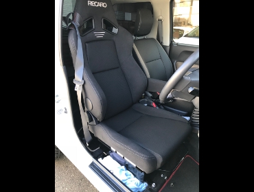 SUZUKI�@�W���j�[�@JB23�@MT�ԁ@�Ɂ@RECARO�i���J���j�@SR-7F�@GK100�@BK/BK�@�A�[�����X�g�t���@����