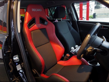 RECARO�i���J���V�[�g�j�@SUZUKI�@�X�C�t�g�@ZC72S�@�Ɂ@RECARO�i���J���j�@SR-7�@Lassic�@RED�@����