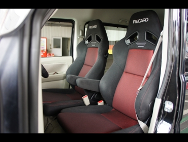 SUZUKI�@�G�u���B�@DA17�@�Ɂ@RECARO�i���J���j�@SR-7F�@GK100�@BK/RED�@�A�[�����X�g�t���@�~2�r�@����