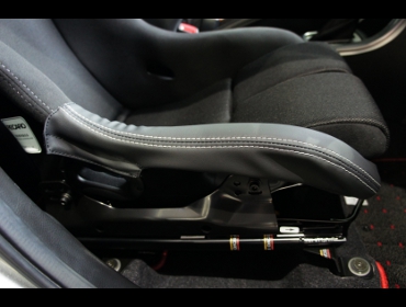 RECARO�i���J���V�[�g�j�@SUZUKI�@�X�C�t�g�X�|�[�c�@ZC32S�i2013�N�j�@�Ɂ@���J���@RS-G�@GK�@BK/BK�@����