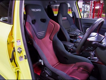 RECARO�i���J���V�[�g�j�@SUZUKI�@�X�C�t�g�X�|�[�c�@ZC33S�i2018�N2���j�@�Ɂ@RECARO�i���J���j�@RS-G�@GK�@BK/RED�@����