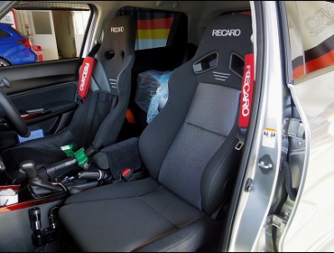 SUZUKI�@�X�C�t�g�X�|�[�c�@ZC33�@�Ɂ@RECARO�i���J���j�@RS-G�@GK�@BK/SIL�@�V�[�g�q�[�^�[�t���@���@SR-7F�@GK100�@BK/SIL�@�A�[�����X�g�t���@����