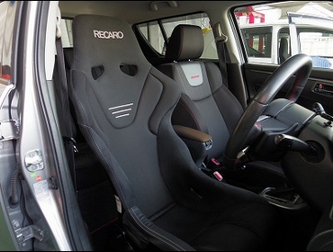 RECARO�i���J���V�[�g�j�@SUZUKI�@�X�C�t�g�X�|�[�c�@ZC32S�i2013�N�j�@�Ɂ@RECARO�i���J���j�@RS-G�@����
