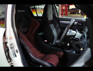 SUZUKI�@�X�C�t�g�X�|�[�c�@ZC31S�@�Ɂ@RECARO�i���J���j�@RS-G�@GK�@BK/RED�@����