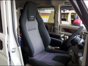 SUZUKI�@�G�u���B�@DA17V�i2019�N�j�@�Ɂ@RECARO�i���J���j�@LX-F�@IN110�@BK�@�A�[�����X�g�t���@����