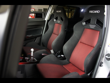 SUZUKI�@�X�C�t�g�@ZC33S�i2018�N�j�@�Ɂ@RECARO�i���J���j�@SR-7�@GK100�@BK/RED�@�~���E�@����