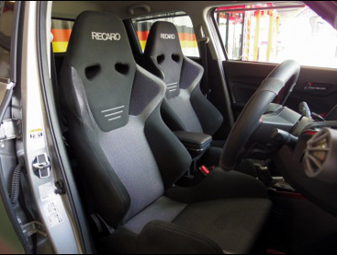 SUZUKI�@�X�C�t�g�@ZC33�@�Ɂ@RECARO�i���J���j�@SR-6�@GK100S�@BK/SIL�@�~���E�@����