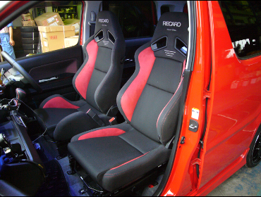 SUZUKI�@���S��R�@�X�e�B���O���C�@MH55�@�Ɂ@RECARO�i���J���j�@SR-7�@����@�A�h�o���X�G�f�B�V����2019�@RED�@���@SR-7F�@����@�A�h�o���X�G�f�B�V����2019�@RED�@����