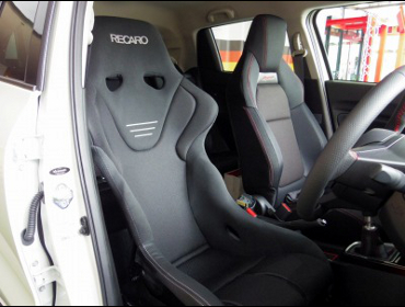 SUZUKI�@�X�C�t�g�X�|�[�c�@ZC33S�i2019�N�j�@�Ɂ@RECARO�i���J���j�@RS-G�@GK�@BK/BK�@����