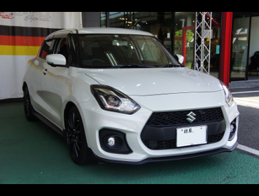 SUZUKI�@�X�C�t�g�@ZC33S�i2018�N�j�@�Ɂ@RECARO�i���J���j�@RS-G�@GK�@BK/RED�@����
