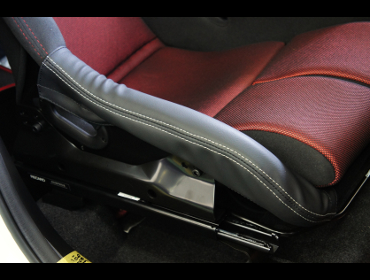 SUZUKI�@�X�C�t�g�@ZC33S�i2018�N�j�@�Ɂ@RECARO�i���J���j�@RS-G�@GK�@BK/RED�@����