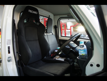 SUZUKI�@�L�����B�@DA16T�@�Ɂ@RECARO�i���J���j�@SR-7F�@KK100�@BK�@����