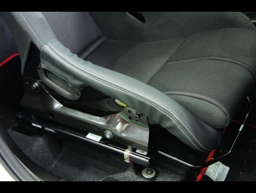 SUZUKI�@�X�C�t�g�X�|�[�c�@ZC33S�@�Ɂ@RECARO�i���J���j�@RS-G�@GK�@BK/BK�@�V�[�g�q�[�^�[�t���@����