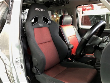 SUZUKI�@�W���j�[�@JB23�@M/T�ԁi2012�N�j�@�Ɂ@RECARO�i���J���j�@SR-7F�@GK100�@BK/RED�@A/R�@����