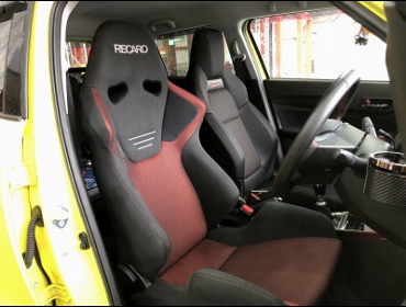 SUZUKI�@�X�C�t�g�X�|�[�c�@ZC33S�i2018�N�j�@�Ɂ@RECARO�i���J���j�@SR-6�@GK100S�@BK/RED�@����