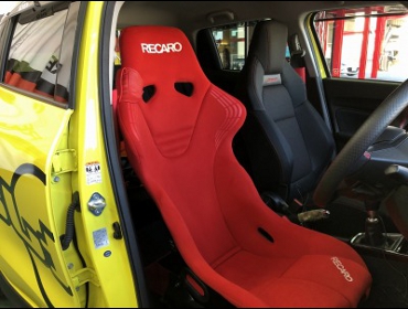 SUZUKI�@�X�C�t�g�X�|�[�c�@ZC33S�i2018�N�j�@�Ɂ@RECARO�i���J���j�@RS-GS�@RED�@����