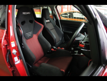 SUZUKI�@�X�C�t�g�@�n�b�`�o�b�N�@ZC33S�i2020�N�j�@�Ɂ@RECARO�i���J���j�@SR-6�@GK100S�@BK/RED�@�V�[�g�q�[�^�[�t���@����