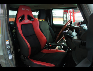 SUZUKI�@�W���j�[�@JB64W�i2019�N�j�@�Ɂ@RECARO�i���J���j�@SR-7F�@Lassic�@RED�@�V�[�g�q�[�^�[�t���@����