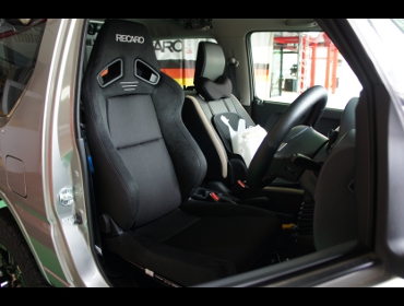 SUZUKI�@�W���j�[�@JB23�@10�^�i2015�N�j�@�Ɂ@RECARO�i���J���j�@SR-7F�@GU100�@BK�@����