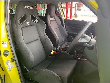 SUZUKI�@�X�C�t�g�X�|�[�c�@ZC33S�i2019�N2���j�@�Ɂ@RECARO�i���J���j�@SR-7�@GU100H�@BK�@����