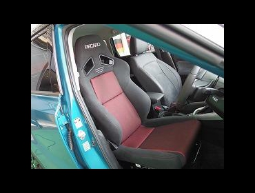 SUZUKI�@�G�X�N�[�h�@YEA1S�i2018�N�j�@�Ɂ@RECARO�i���J���j�@SR-7F�@GK100�@RED�@����