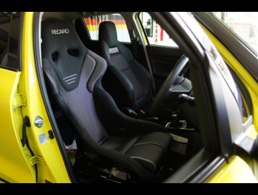 SUZUKI�@�X�C�t�g�X�|�[�c�@ZC33S�i2018�N8���j�@�Ɂ@RECARO�i���J���j�@RS-G�@GK�@BK/SIL