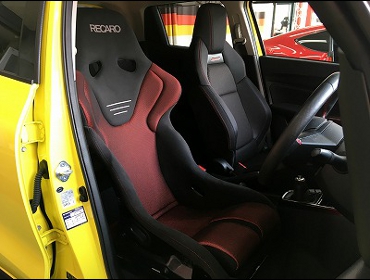 SUZUKI�@�X�C�t�g�X�|�[�c�@ZC33S�@�Ɂ@RECARO�i���J���j�@RS-G�@GK�@BK/RED�@�V�[�g�q�[�^�[�t���@����