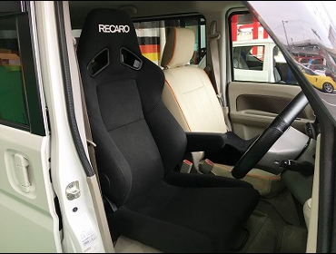 SUZUKI�@�G�u���B�@DA17W�i2018�N�j�@�Ɂ@RECARO�i���J���j�@SR-7F�@KK100�@BK�@�A�[�����X�g�t���@����