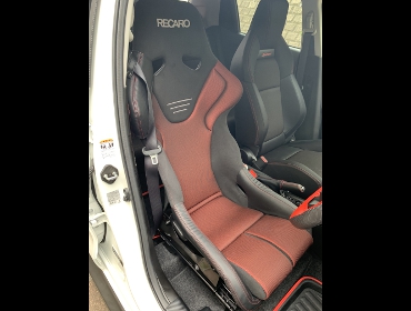 SUZUKI�@�X�C�t�g�X�|�[�c�@ZC33S�i2019�N�j�@�Ɂ@RECARO�i���J���j�@RS-G�@GK�@BK/RED�@�V�[�g�q�[�^�[�t���@����