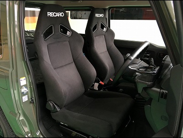 SUZUKI�@�W���j�[�@JB64W�i2020�N�j�@�Ɂ@RECARO�i���J���j�@SR-7F�@KK100�@BK�@�~���E�@����