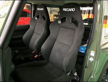 SUZUKI�@�W���j�[�@JB64W�i2020�N�j�@�Ɂ@RECARO�i���J���j�@SR-7F�@KK100�@BK�@�~���E�@����