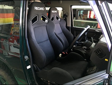 SUZUKI�@�W���j�[�@JA22�@�Ɂ@RECARO�i���J���j�@SR-7�@KK100�@BK�@�~���E�@����